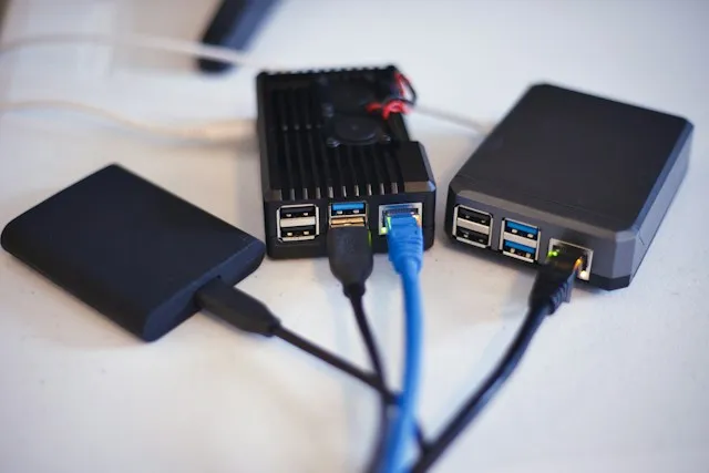 Mesh WiFi sistem s više čvorova u kući
